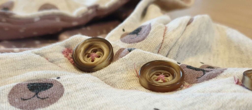 Sweat à capuche Charlie - 4 ans - Détail des boutons