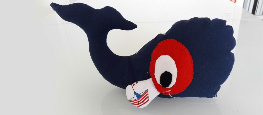 Doudou baleine, recto-bleu